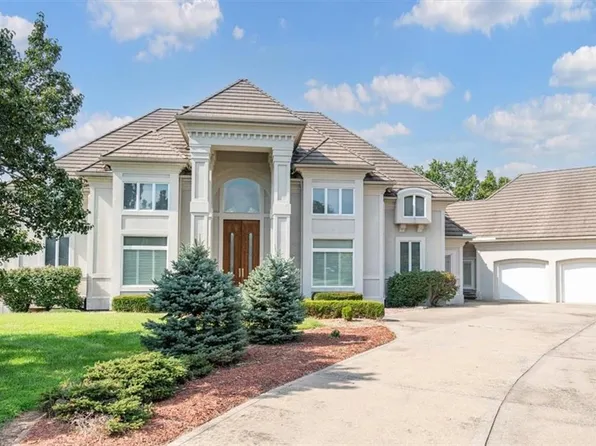 1601 NW Arrowhead Trl, Blue Springs, MO 64015