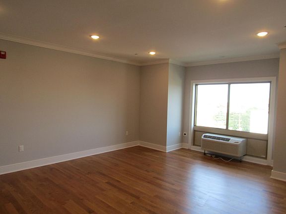 3rd image of 3 Perrine Ave #401