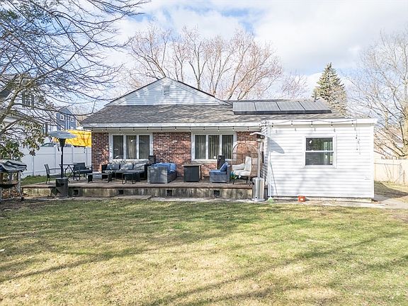 2nd image of 6 Danforth St