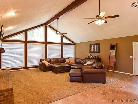 2nd image of 306 Seabea Dr