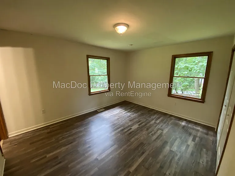 8302 Delegate Dr — Photo 24