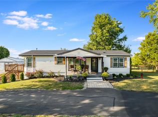 23718 Parallel Rd, Tonganoxie, KS 66086