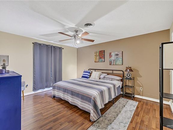 5th image of 100 E Whitewing Ave