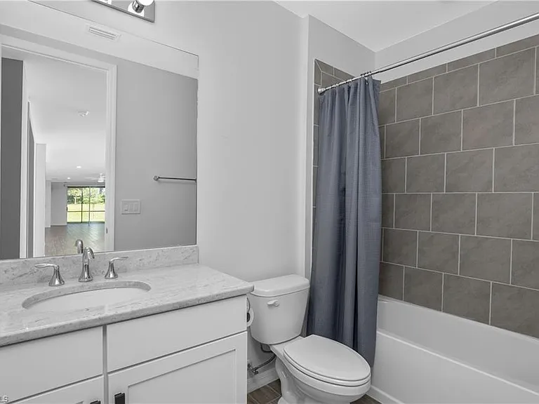 14559 Edgewater Cir — Photo 18