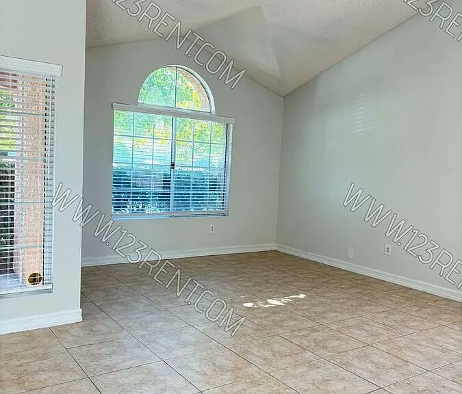 37637 17th St E — Photo 3