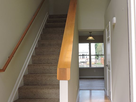 2 story foyer