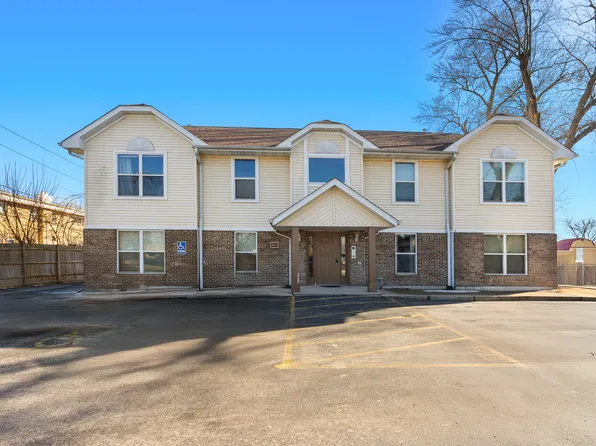 490 North Ave APT B, Antioch, IL 60002