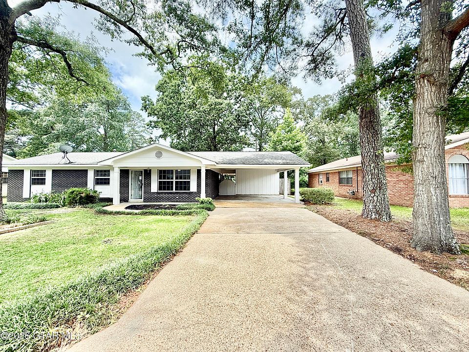 1st image of 705 Emerald Dr