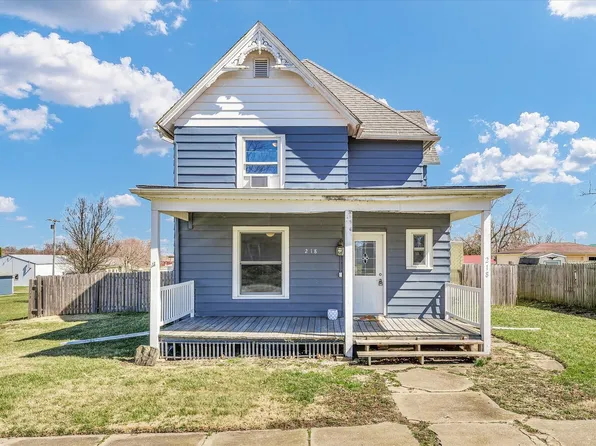 218 S High St, Elliott, IL 60933