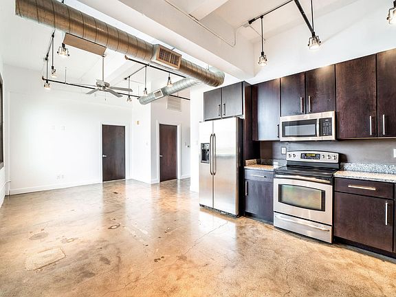 4th image of 831 S Flores St Ste 2304