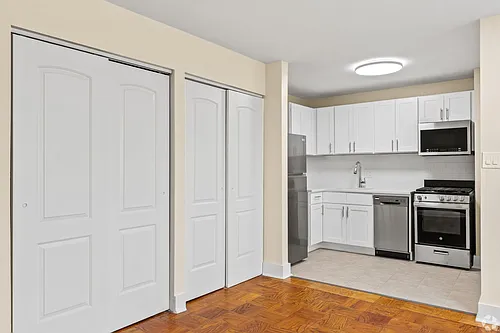 Park East Apartments Photo 1