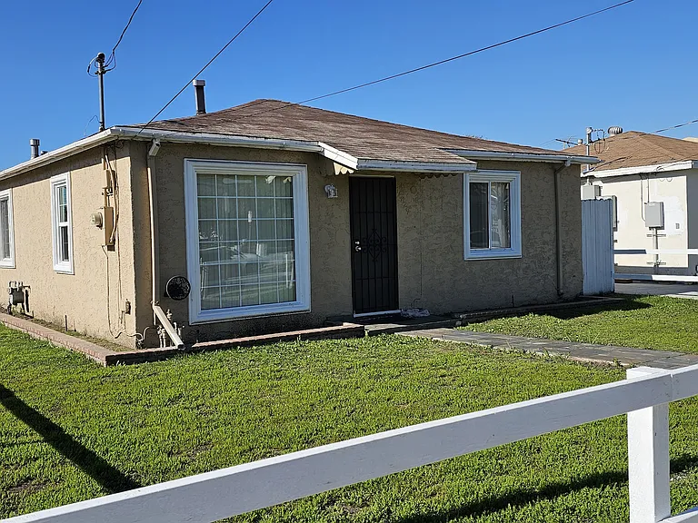 14829 Avis Ave — Photo 5