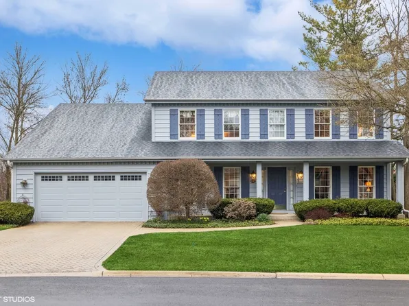 6387 Twin Oaks Ln, Lisle, IL 60532