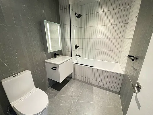 Rented by Tapiro Realty | media 8