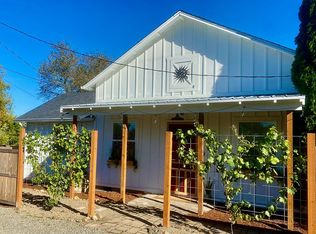 312 N 2nd St, Carlton, OR 97111