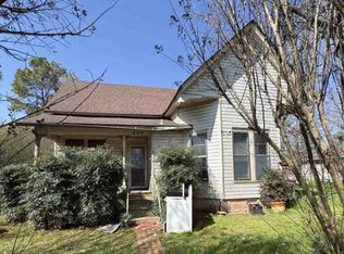 408 N Main St, Ola, AR 72853