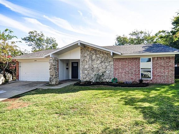 3rd image of 1805 Westwood Cir