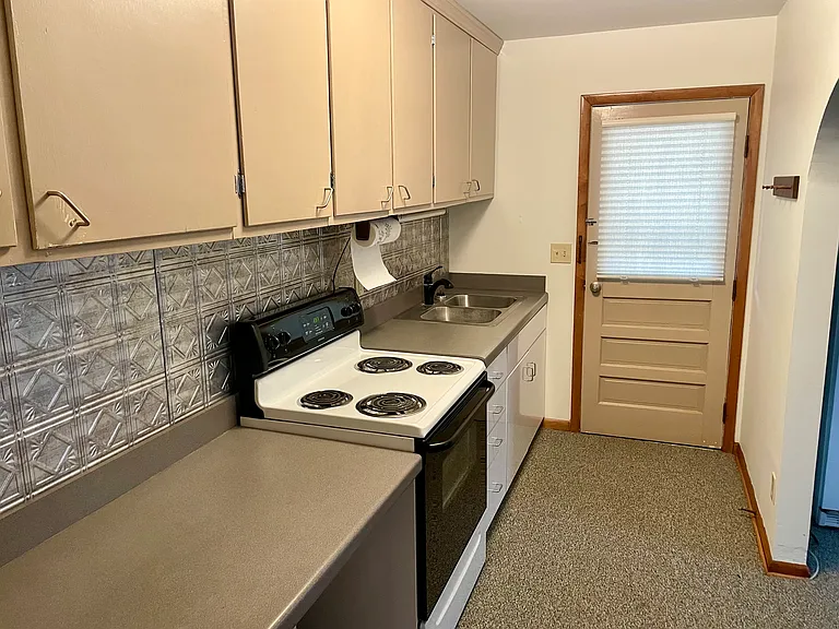 7871 McQuaid Rd — Photo 5