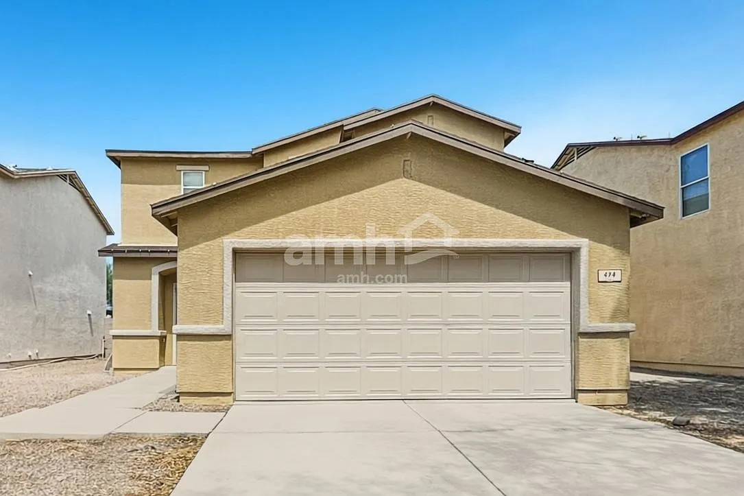 3 bed, 2.5 bath, 2250 sqft, $1,955 — Photo 1