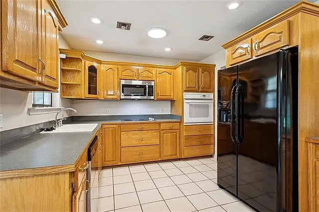 32 Beth Dr — Photo 4