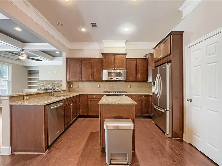 2464 Norwood Dr SE — Photo 16