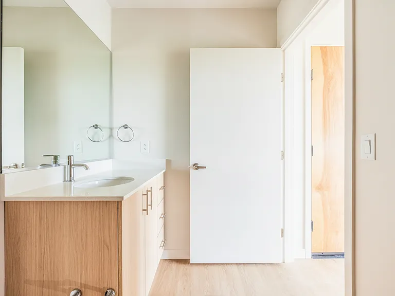 Brand New Apartments in the Central Neighborhood! — Photo 11