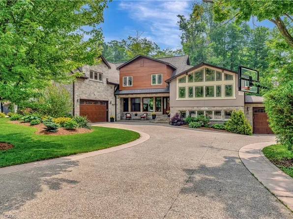 11 Maple Hill Dr, Kitchener, ON N2M 2R7