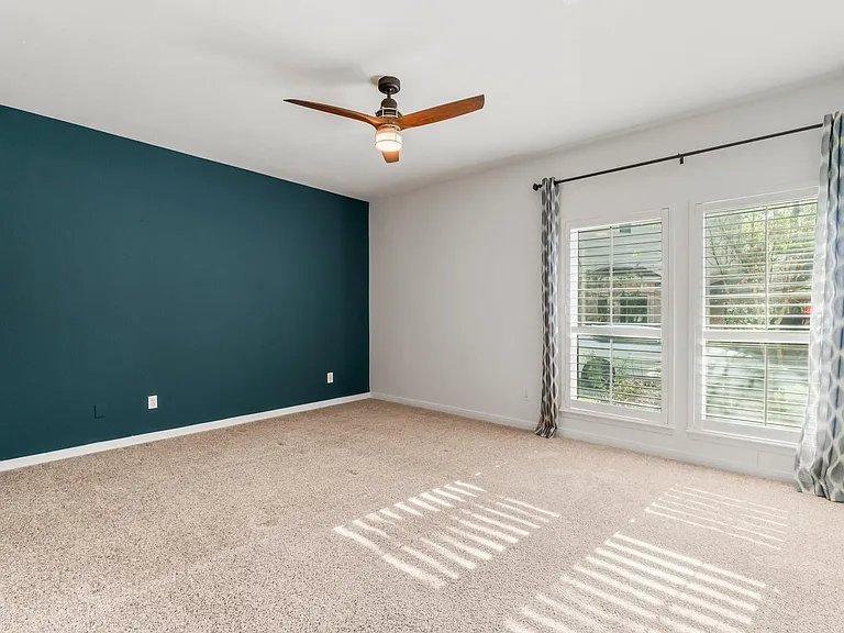 7 Elwood Hills Ct — Photo 27
