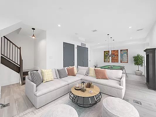 1st image of 292 Quincy St #1GARDEN