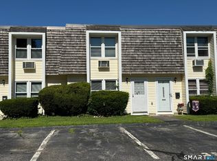 127 Black Point Rd APT 35, Niantic, CT 06357