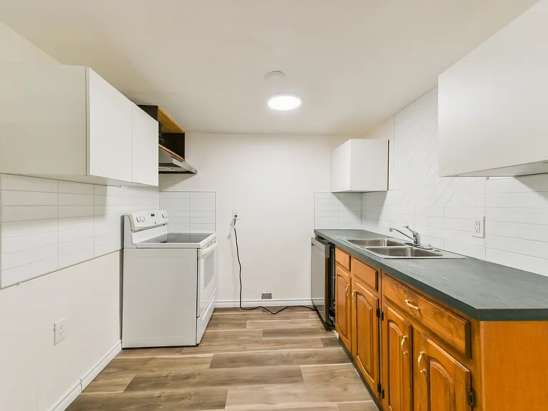 205 Pineset Pl NE #B — Photo 17