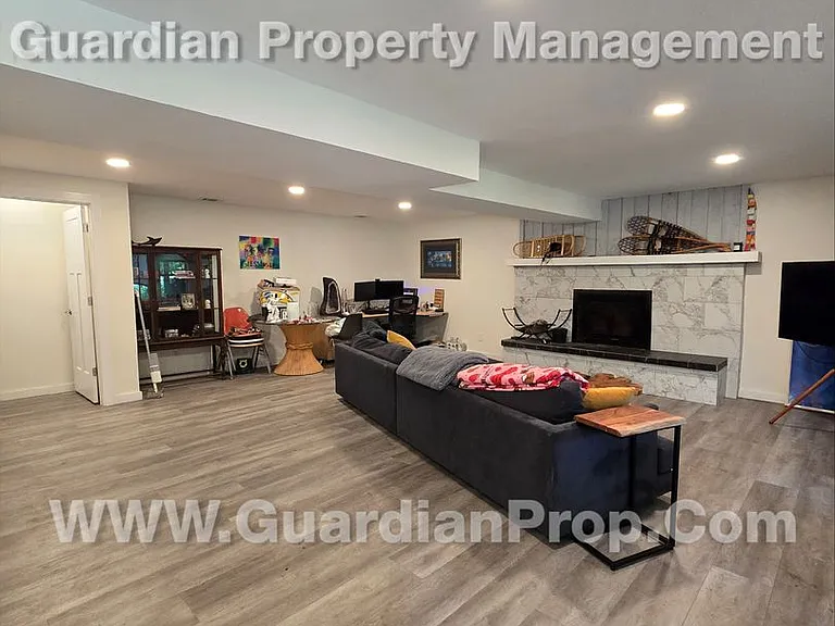 1445 Cherry Pl — Photo 14