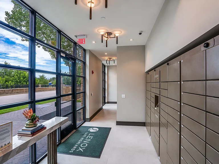Lenox Lake Highlands — Photo 36