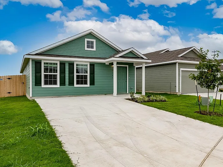 1105 Catfish Ln — Photo 2