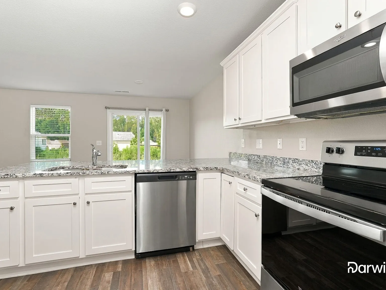 3 bed, 2.5 bath, 1690 sqft, $1,745 — Photo 4