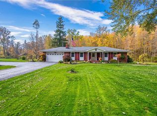 11282 Island Creek Dr, Beloit, OH 44609
