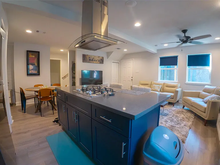 10326 Meadow Lake Ln — Photo 3