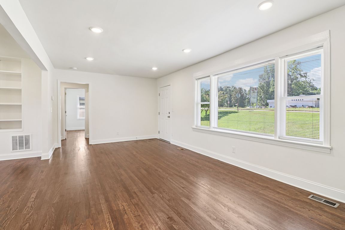 Clay Rd-S1507-013.jpg