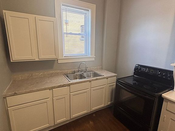 4th image of 221 1/2 S Broad St APT 1