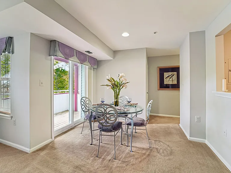 2 Bedrooms, 2 Full Bathrooms, 1147 Square Feet - Living/Dining Area, Pass-thru Breakfast Nook
