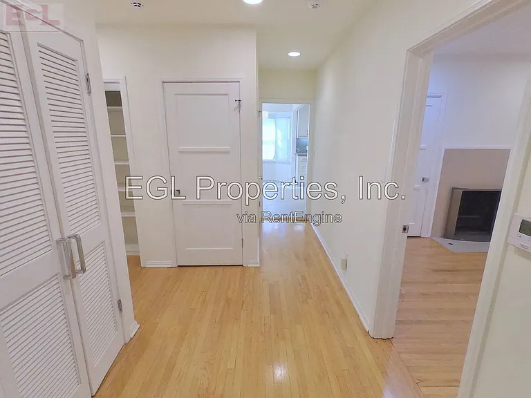10749 Wellworth Ave — Photo 21