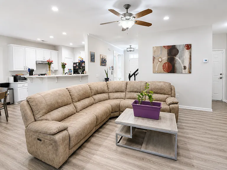 17323 Newlands Corner Ln — Photo 3