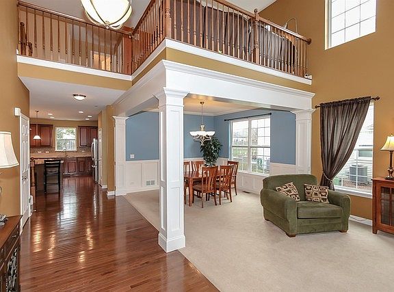 3rd image of 5901 Chatham Dr