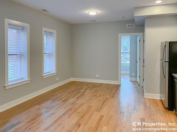 2nd image of 2102 N Sedgwick St #4