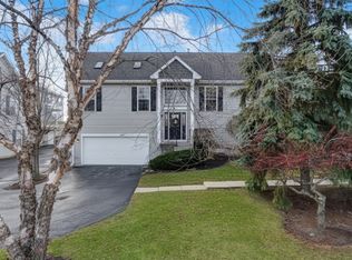 1491 W Sedgewood Ct, Round Lake, IL 60073