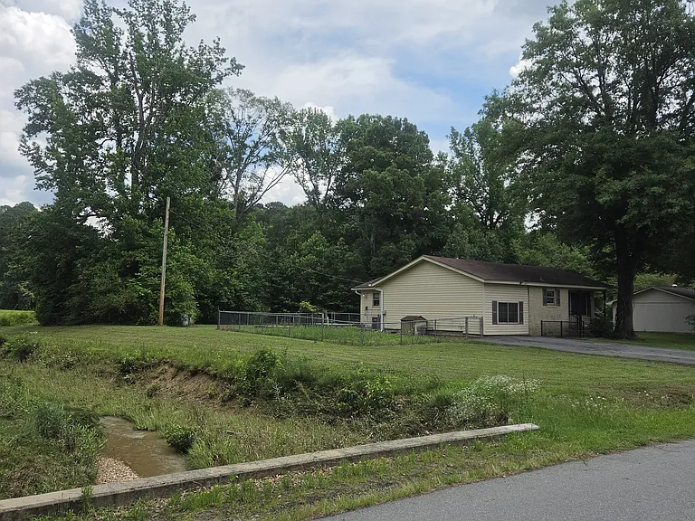 14113 Clayton Dr — Photo 3