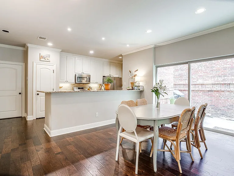 1201 Jerome St #1203 — Photo 9