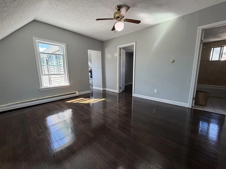 18 Dana St — Photo 8