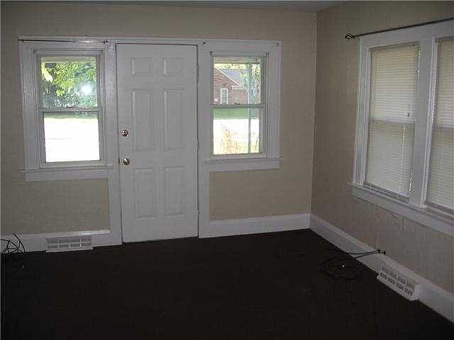 2nd image of 2739 Starr Ave