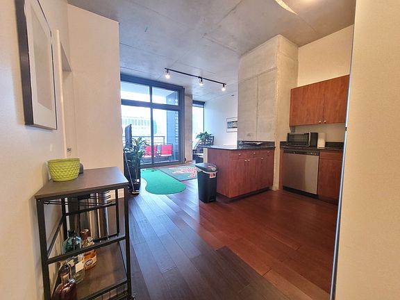 5th image of 235 W Van Buren St Unit 2922